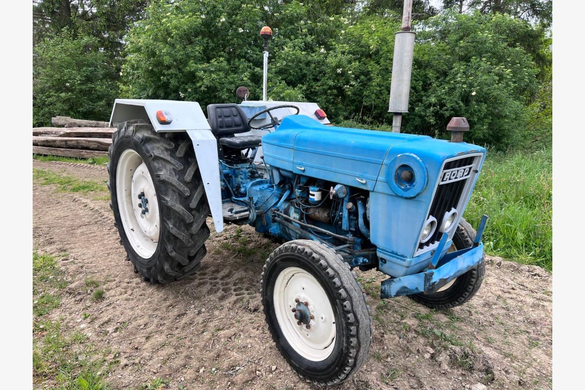 Photo 1 Tracteur Ford 4100