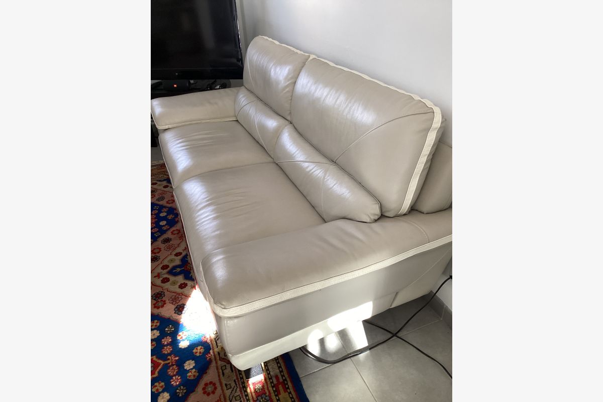 Superbe canapé cuir - 30243350_6d3b80de8e60491c7abbcc200e08161b.jpg
