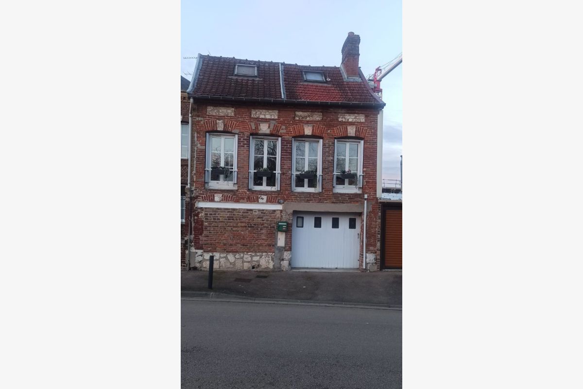 Photo 1 vue sur les quais, loue petit appartement pour 2 étudiants,