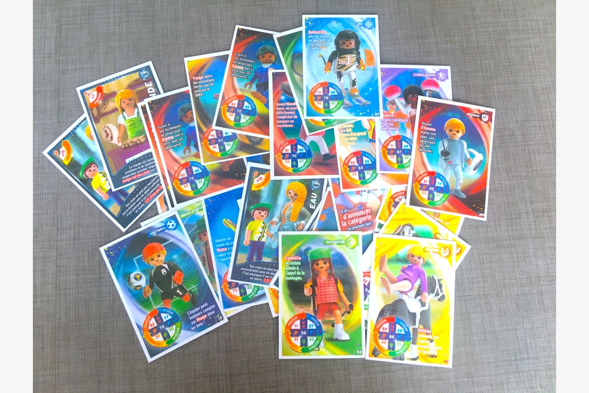 Lot Playmobil – Figurine, livre, cartes, poster - 30243382_9b2c3cfa3e5f46acd4e0dd6b2e0c20e2.jpg