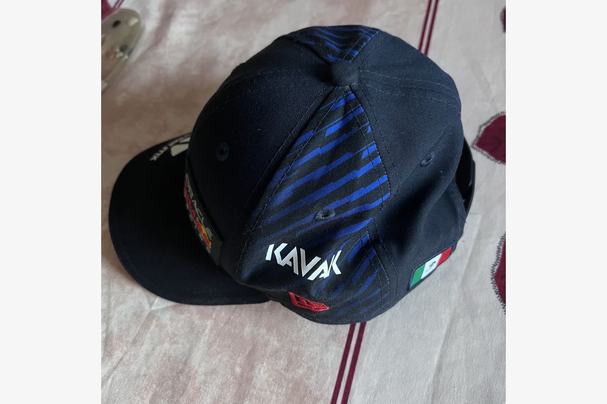 Casquette Oracle Red Bull Racing - 30243385_365ce2a505e69ea2ca317b13e2bf9e4a.jpg