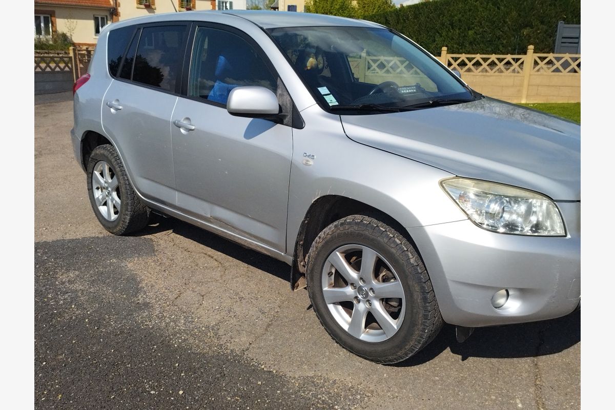 Photo 1 Toyota RAV4 