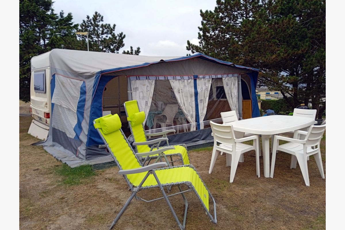 Photo 1 loue caravane, 4 places, toute équipée, libre à partir du 8