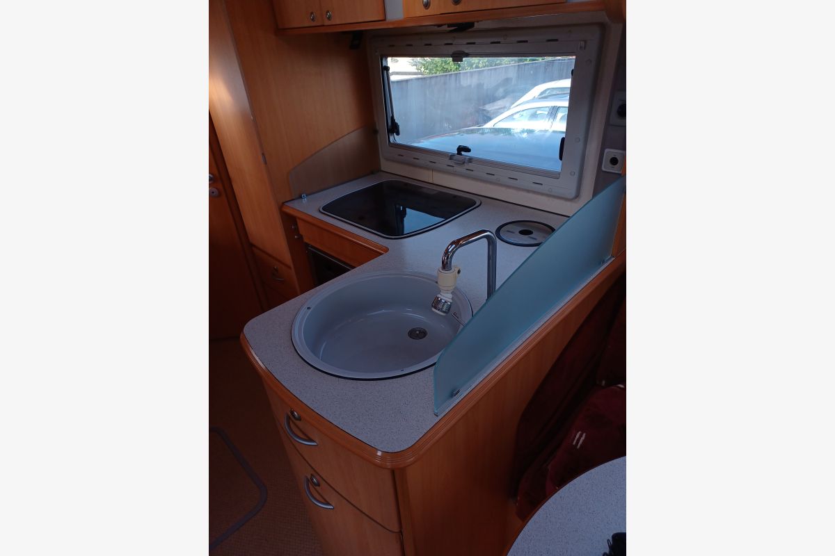 Vends camping car pilote G692 FP - 30243511_3ad26b403f1fb3a89f81186bffb9c15e.jpg