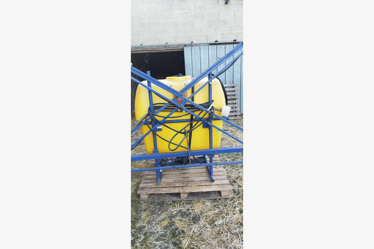 Photo 1 Pulvérisateur Caruelle 450€