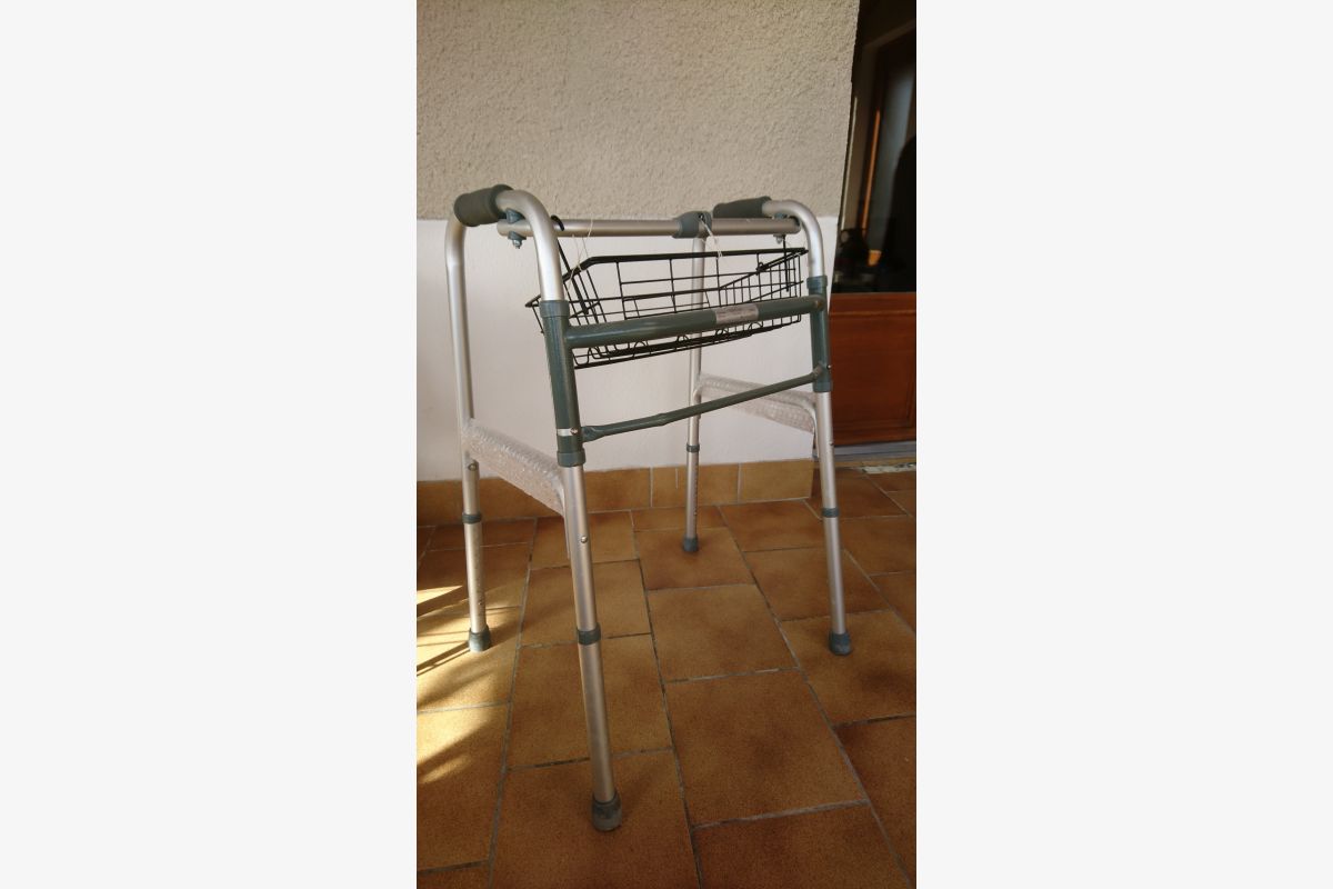 Matériel médical - 30243583_a635ea1aed58ba4079a1a08f87b748c6.jpg
