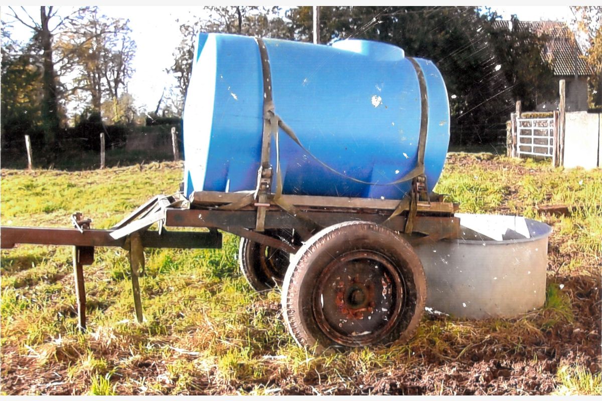 Photo 1 Tonne à eau