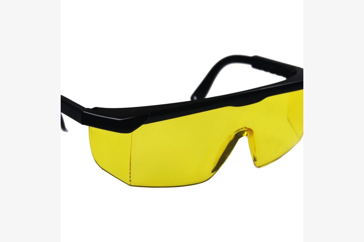 Lunettes de protection - 30244004_a0084347e07c7665726ddfd0ace12b89.jpg