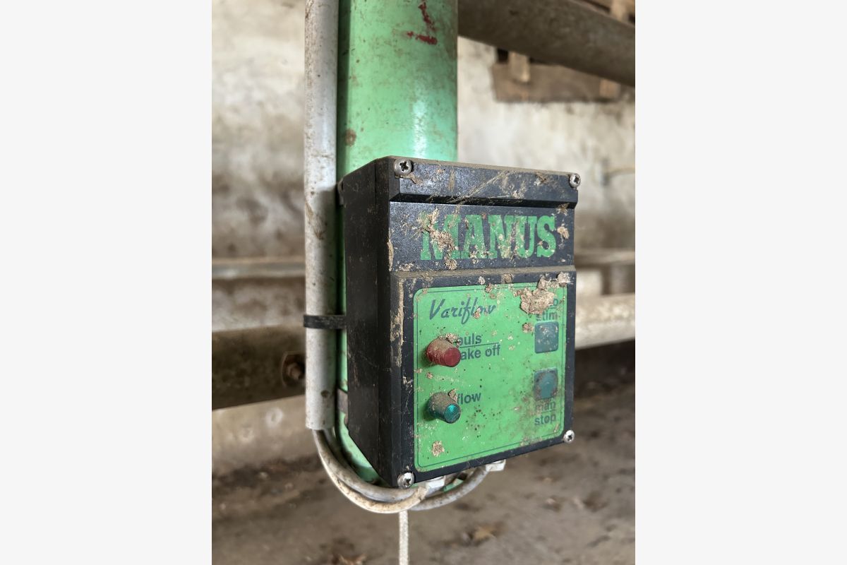 Salle de traite 2x5 manus  - 30244084_01cb2f93b05c1cedecff92ab123ca9e1.jpg