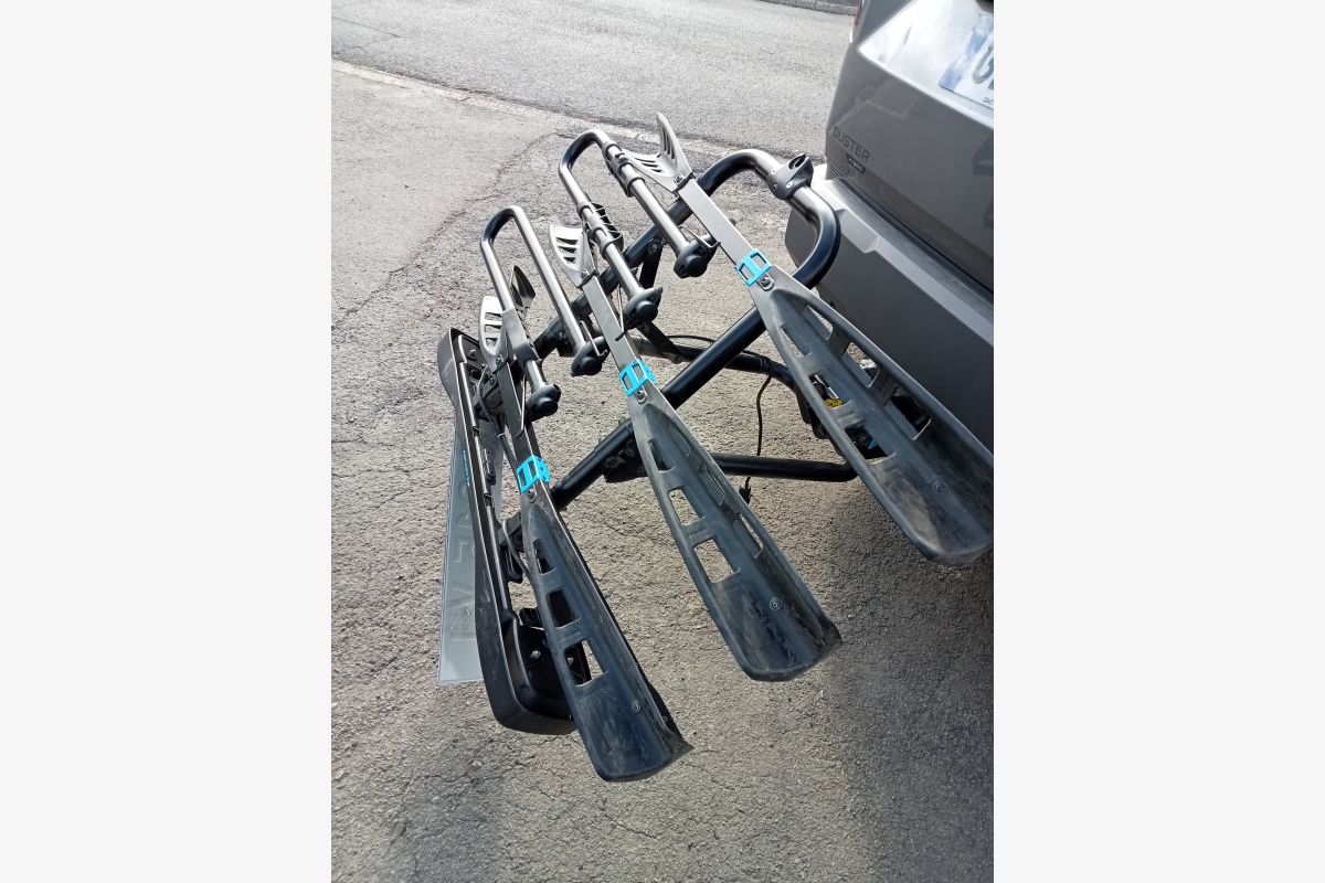 Porte vélos sur boule - 30244092_0cf0bcbb8c50a3a57f6ff6632443d798.jpg