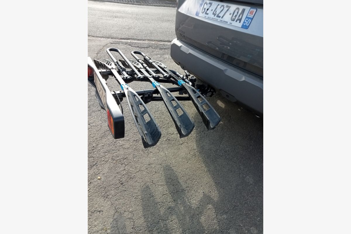 Photo 1 Porte vélos sur boule