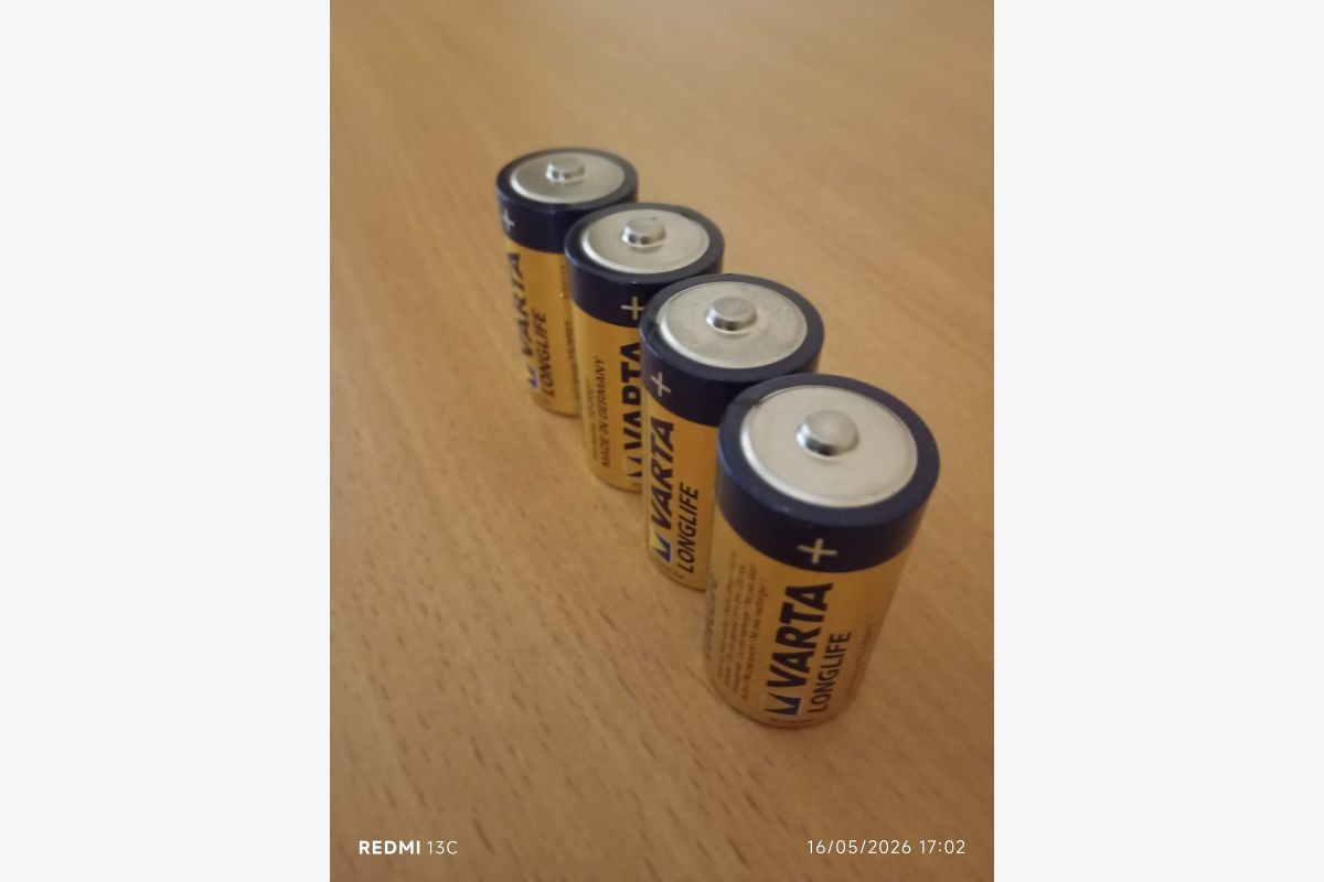 4 Piles LR14  VARTA - 30244144_13d78342fadbefca3ec75f3b0373495b.jpg