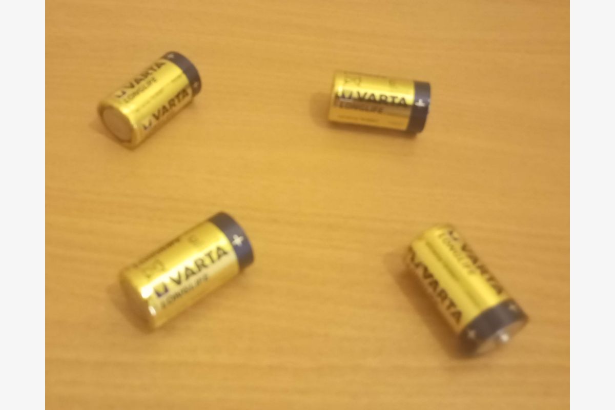 Photo 1 4 Piles LR14  VARTA