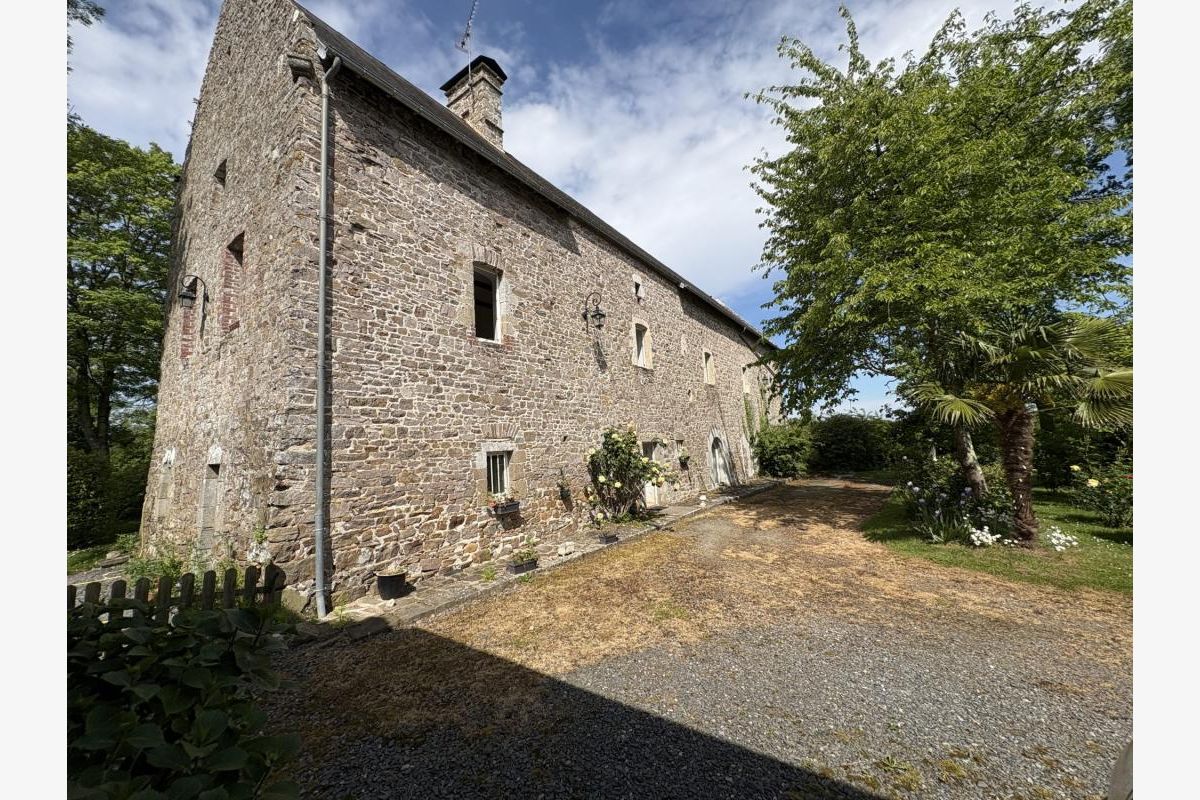 Propriété du 12ème siècle - 30244689_17.jpg