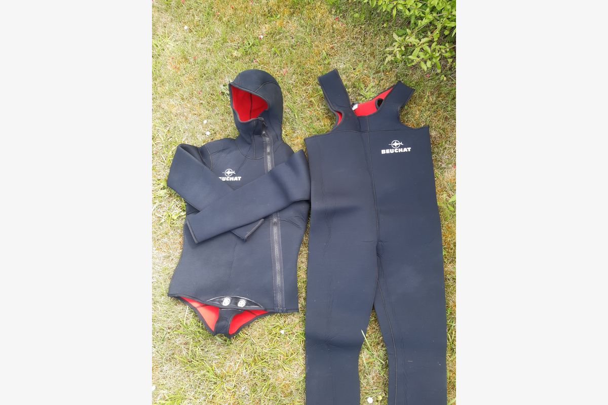 Photo 1 Tenue de plongée