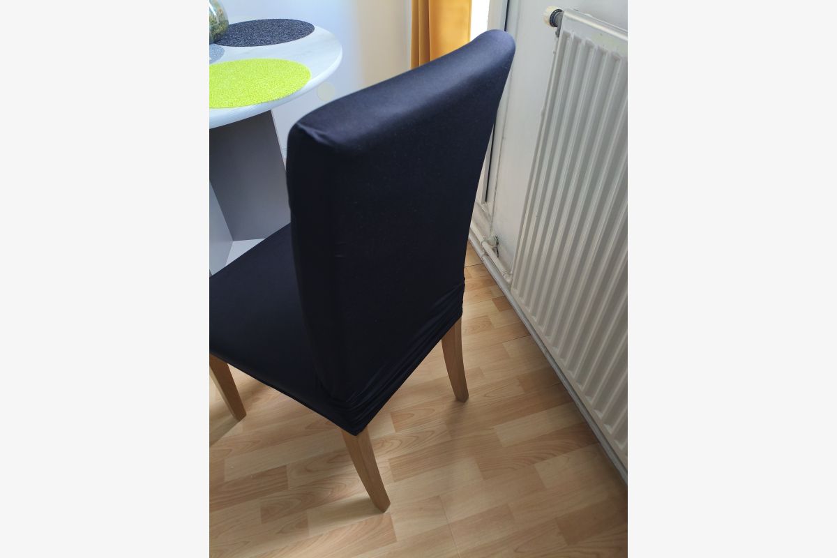 Photo 1 Chaises en bois