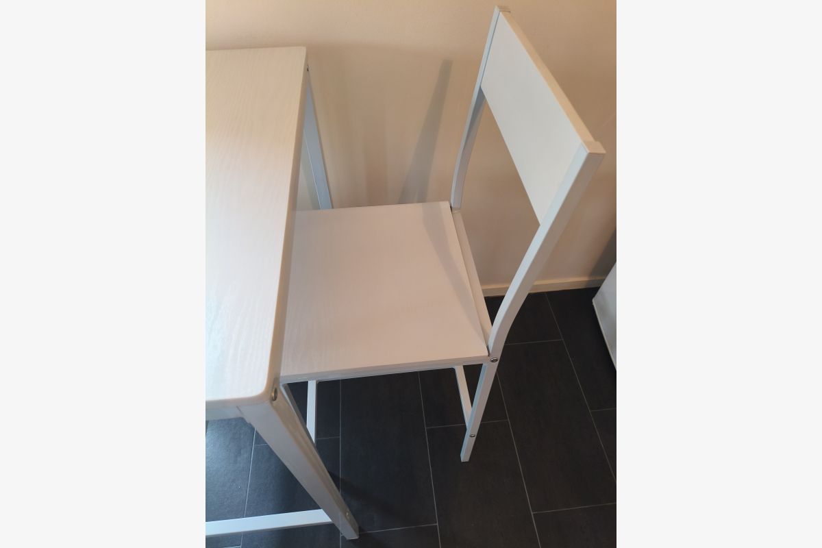 Table haute + chaises - 30244930_8780ef943c29d6606be46d8284903567.jpg