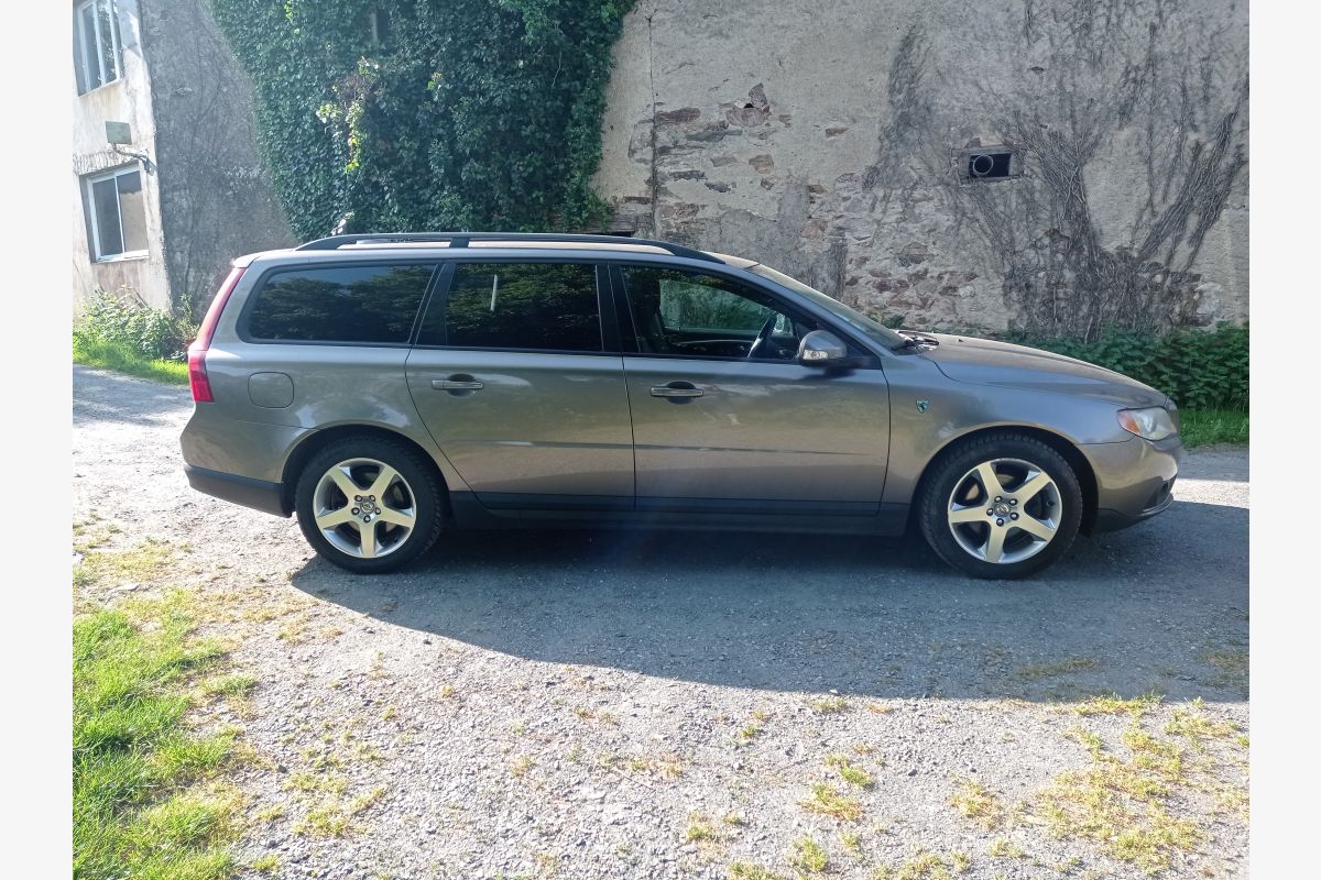 Photo 1 Volvo v70
