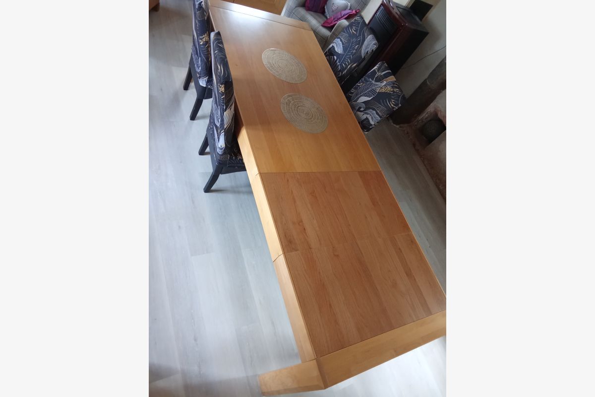 Table  - 30245496_a96e2b4c79df44486f69dc1430da11af.jpg