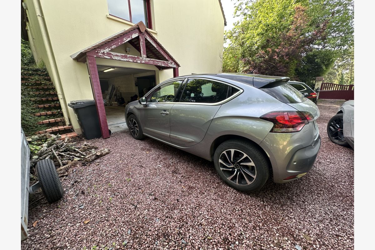 DS4 130 cv essence ,2017 - 30245544_13e8a4f603bd47d22a2ff456d632d546.jpg
