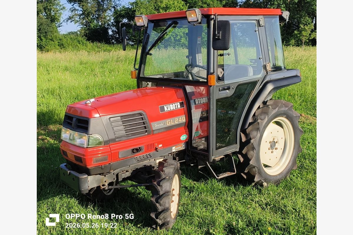 Photo 1 Tracteur Kubota GL240