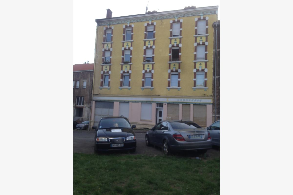 Photo 1 Vends immeuble de 8 appartements sur Longwy