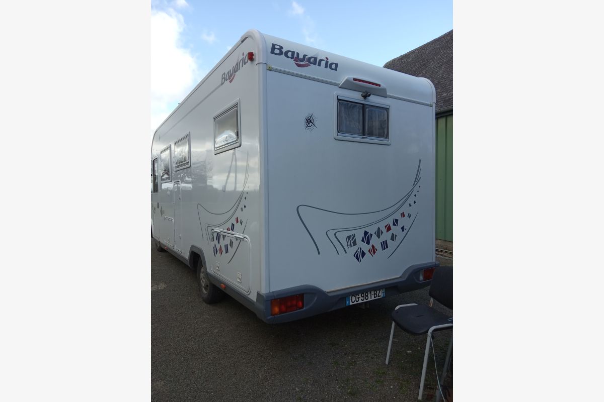 vends camping car - 30246150_62ed9b56493eb4ce205185dd69622f70.jpg