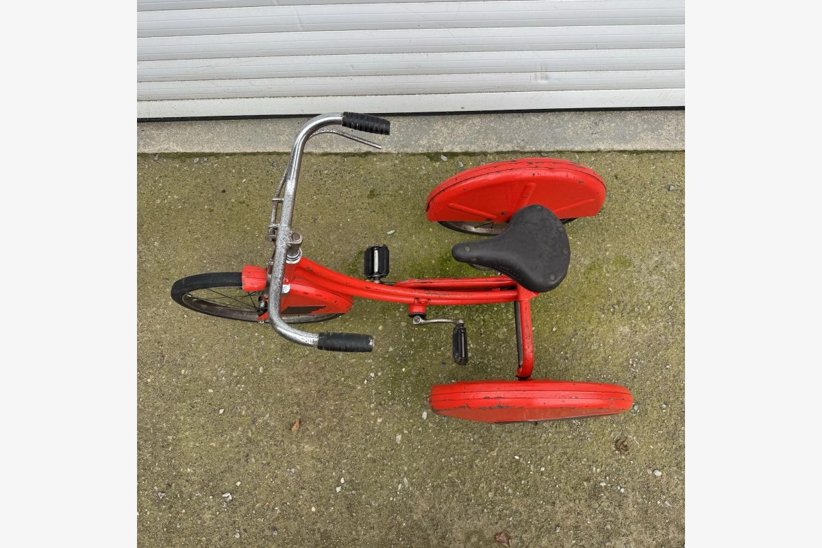Photo 1 Rare tricycle Wavex Wizard rouge pour enfant, selle Dunlop d’origine, pièce de collection vintage