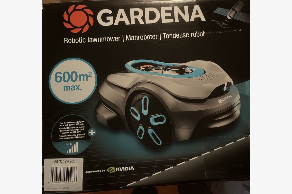 Photo 1 Tondeuse Robot GARDENA