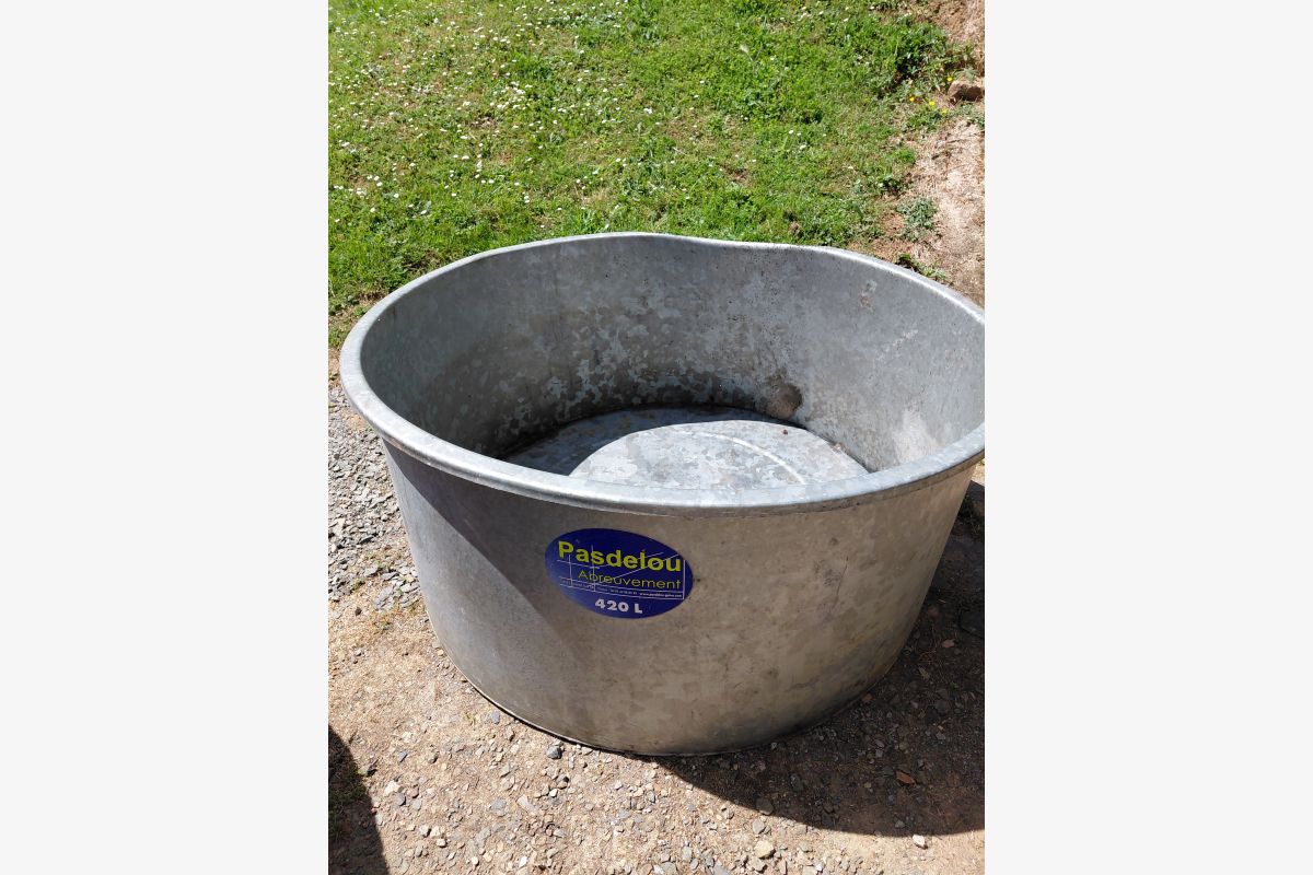 Photo 1 bac a eau 420 litre galvanisé