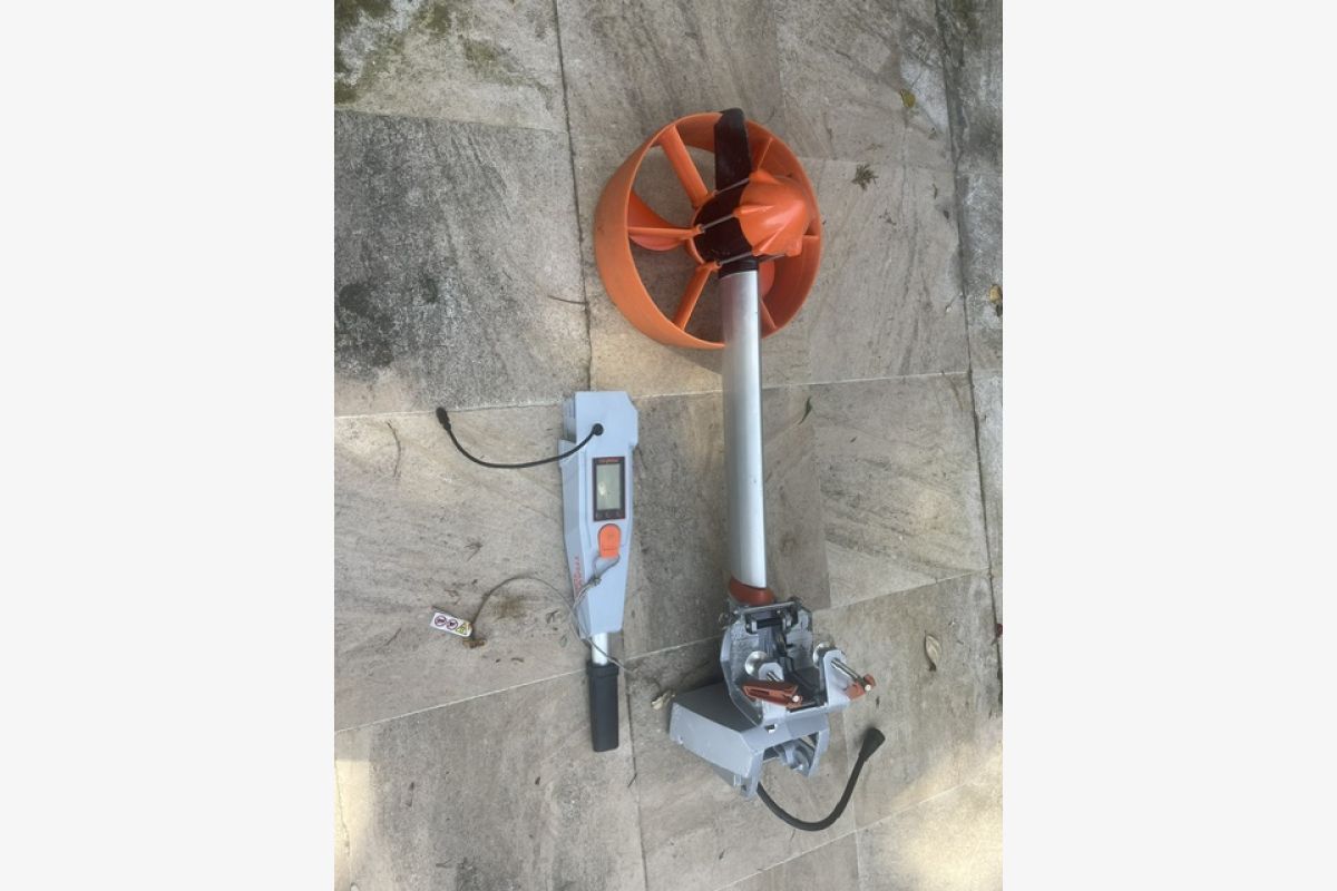 Photo 1 MOTEUR D ANNEXE ELECTRIQUE