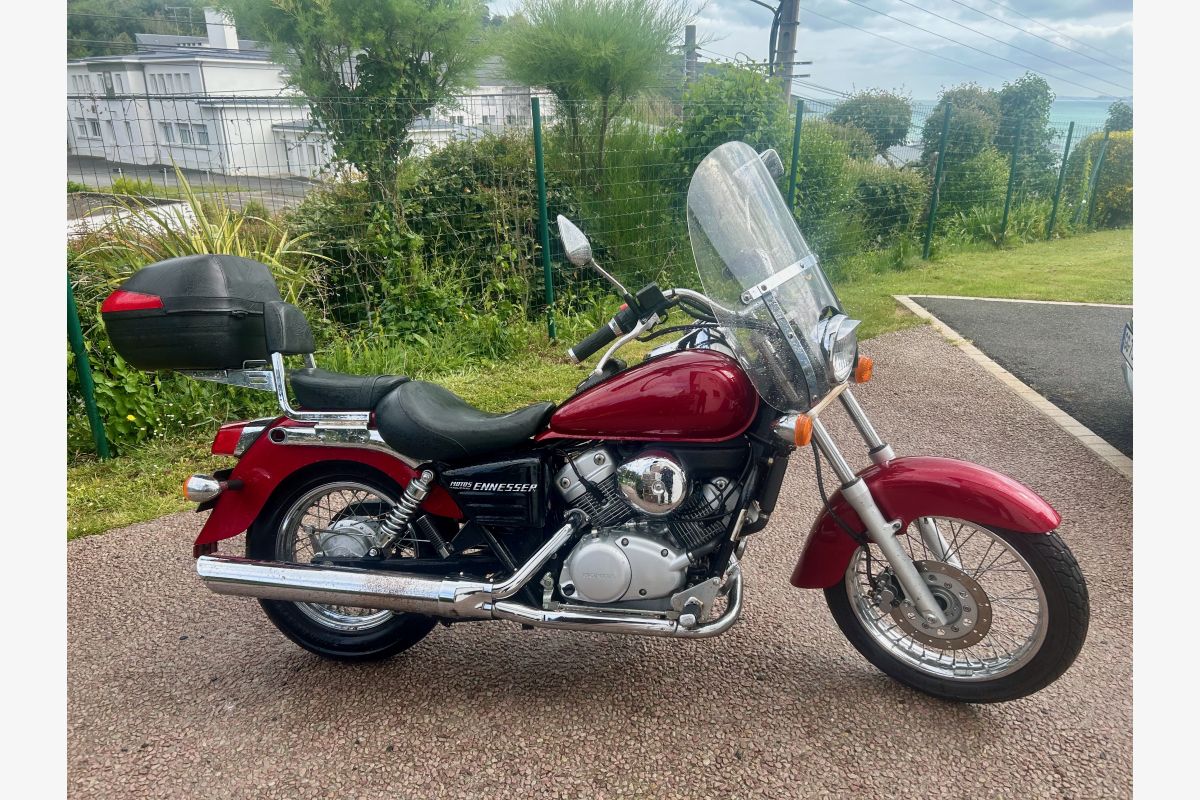 Photo 1 Honda 125 VT Shadow