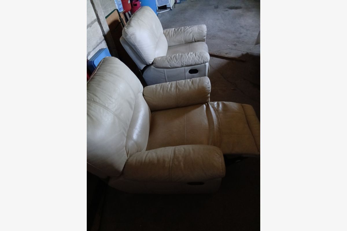 Fauteuils en cuir - 30246846_3a0cb096a79378ee6c4e2cdb5463ef42.jpg