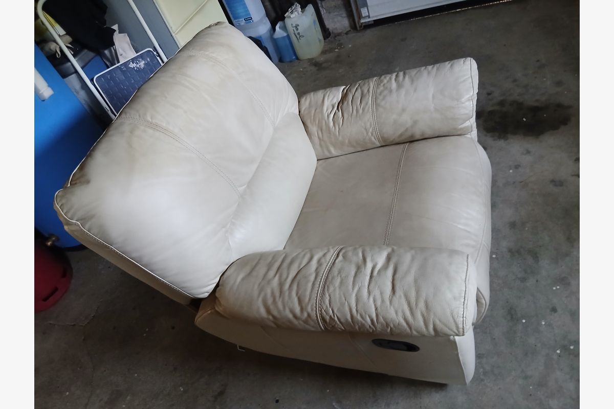 Fauteuils en cuir - 30246846_c6b24d65ca0edc09dff241e3186efcbf.jpg