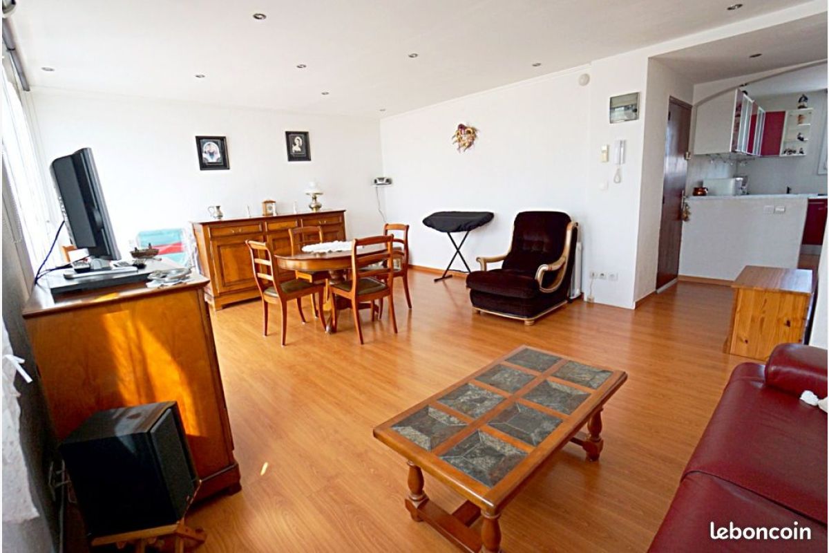 2 pièces 61 M2           Saint Raphael - Quartier les Arènes - 30246863_39156e5bdfc534d193478df733a81018.jpg
