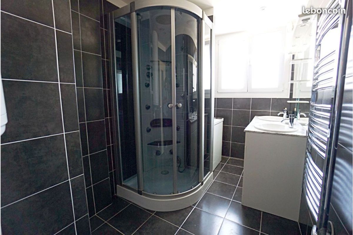 2 pièces 61 M2           Saint Raphael - Quartier les Arènes - 30246863_795d4cd815603cf96d83f6281dc4f00e.jpg