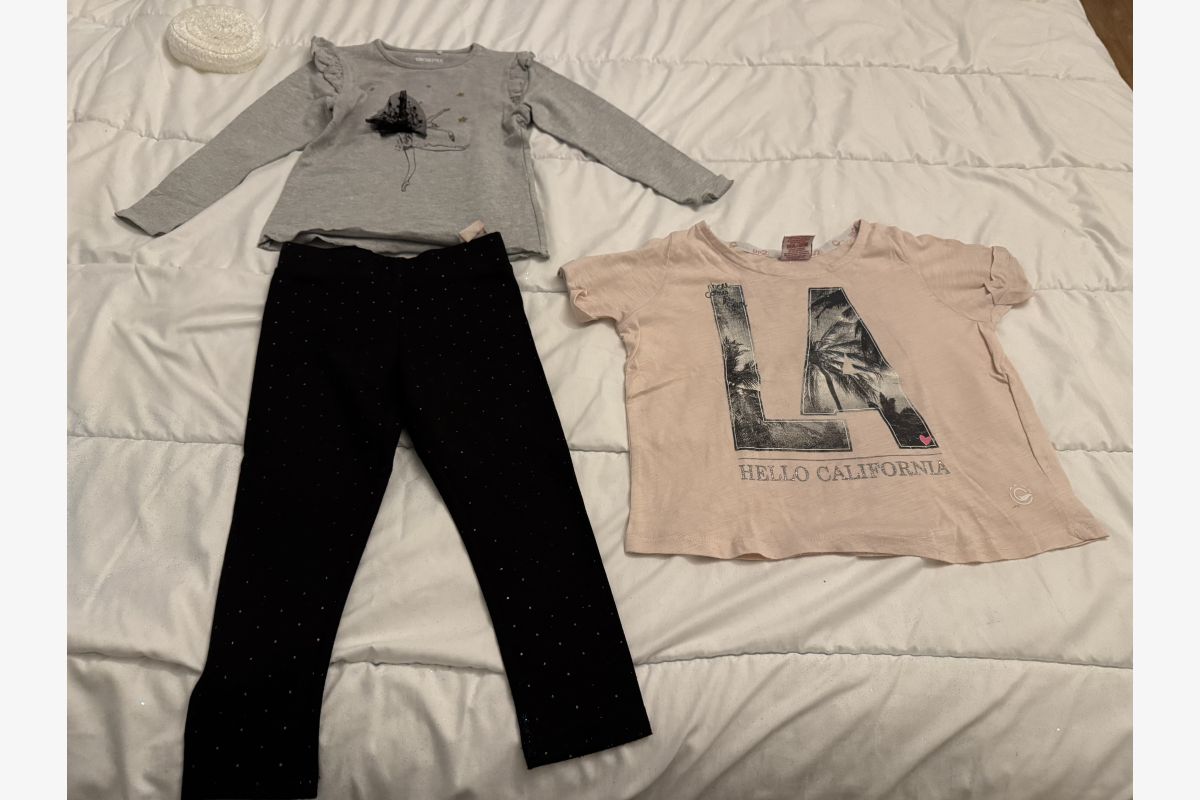 Photo 1 Ensemble vêtements fille taille 3 ans