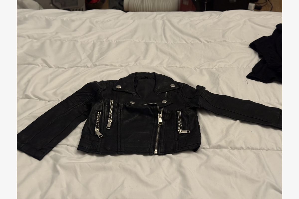 Photo 1 Ensemble vêtements fille taille 3 ans