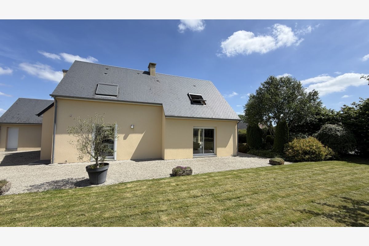 Saint-Gilles, à v. maison... - 30247325_89c74b08d959d68af9959cd4107458d5.jpg