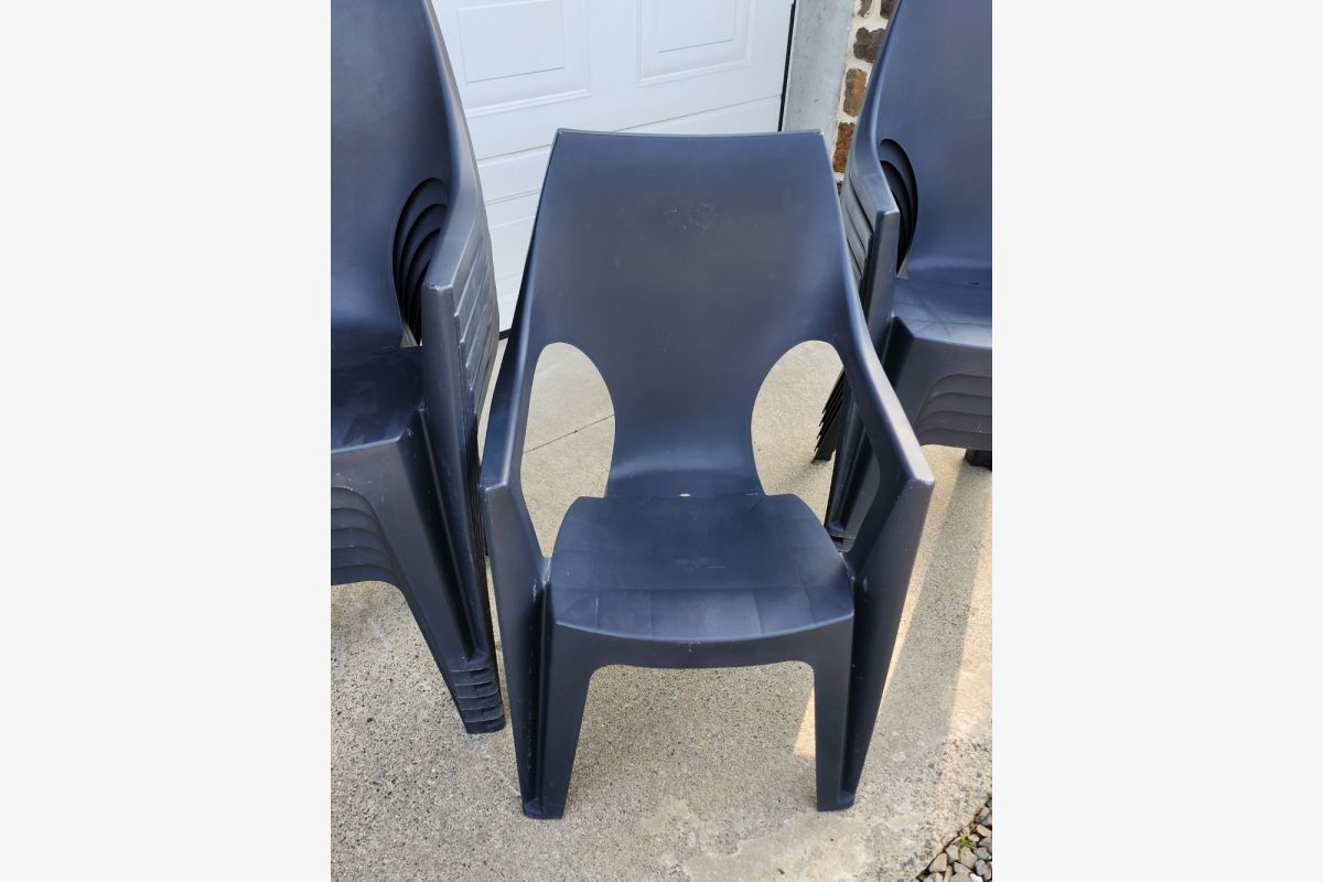 Photo 1 12 fauteuils de jardin
