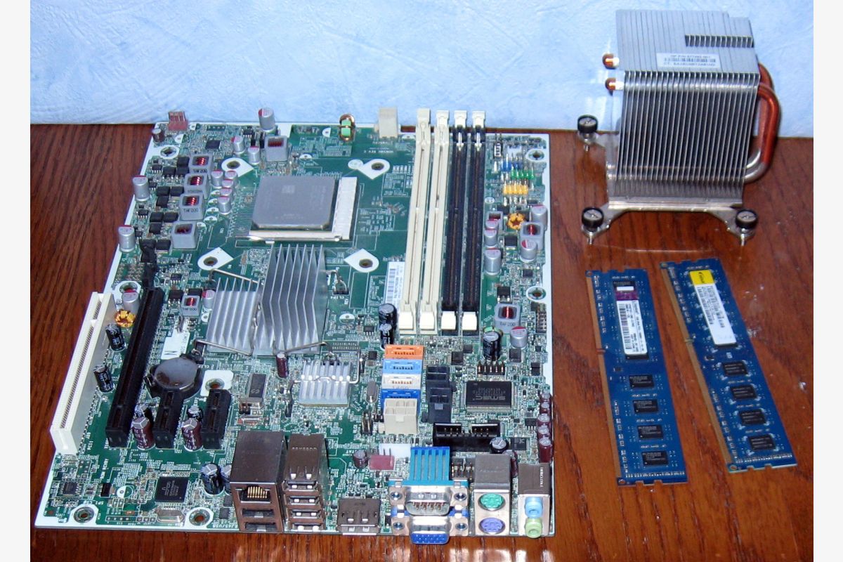 carte mere HPcompaq +ram+processeur+refroidisseur. - 30247417_8b287e48b47c3d30459f21820a17b021.jpg