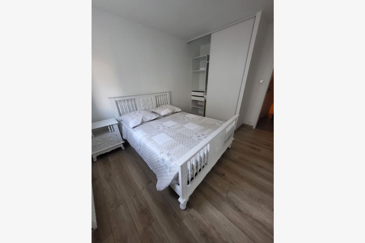  F2 BIS RDC 50m2 surélevé Meublé Proche Bajatière  - 30247419_cafcde23f651f578d60e4069463657aa.jpg