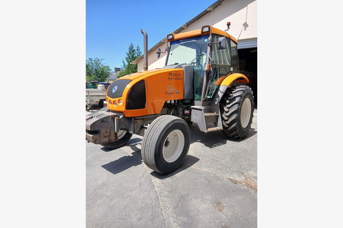 Photo 1 Tracteur renault 