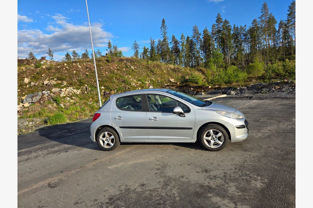 Peugeot 207 année 2008 - 30247972_a0b8803bfea17552812016edbf0b8f47.jpg