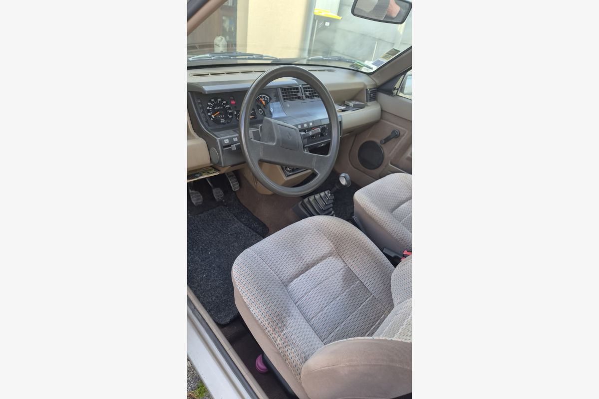 Renault 5 GTR - 30248007_eae43c6b93512aaa060fee49fd7b74c7.jpg