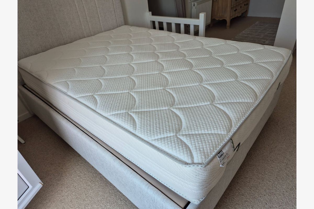 Photo 1 Matelas Simmons 140 x 190 neuf