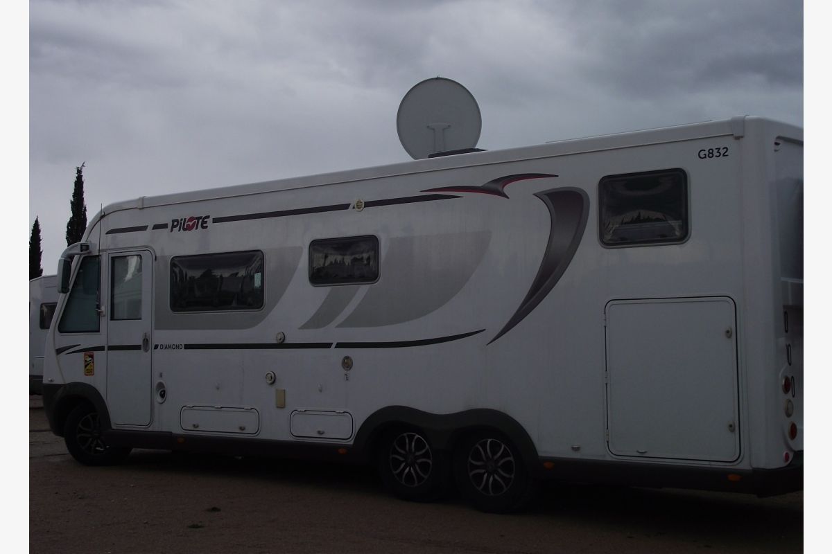 Camping car Pilote DIAMONT G832  - 30248098_551c6eca4b7d0ad25e785cf6b2dee7d5.jpg