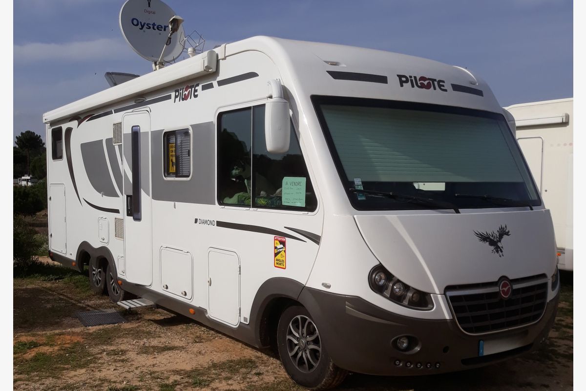 Photo 1 Camping car Pilote DIAMONT G832 