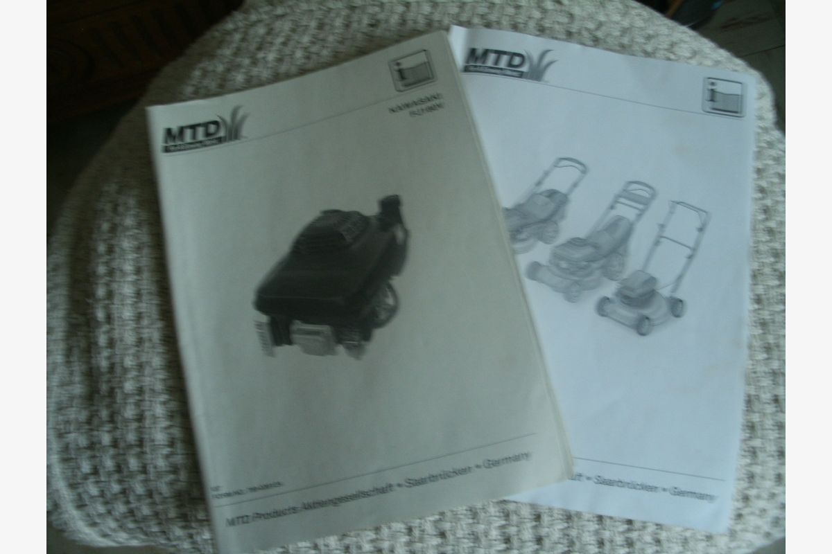 tondeuse à gazon  - 30248140_c4e6cd3113e0cb3dde5f1bcfe336d2ba.jpg
