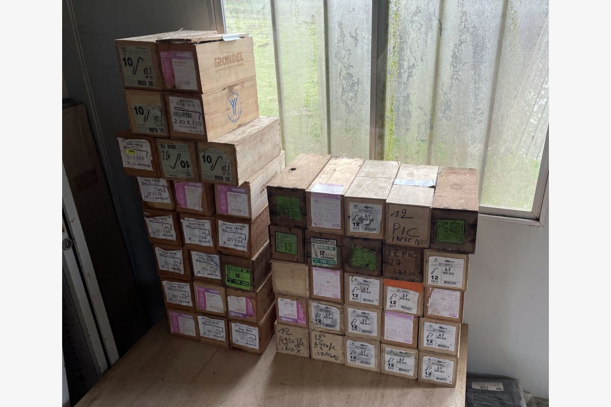 Photo 1 Lot de 25 boîtes de crochets